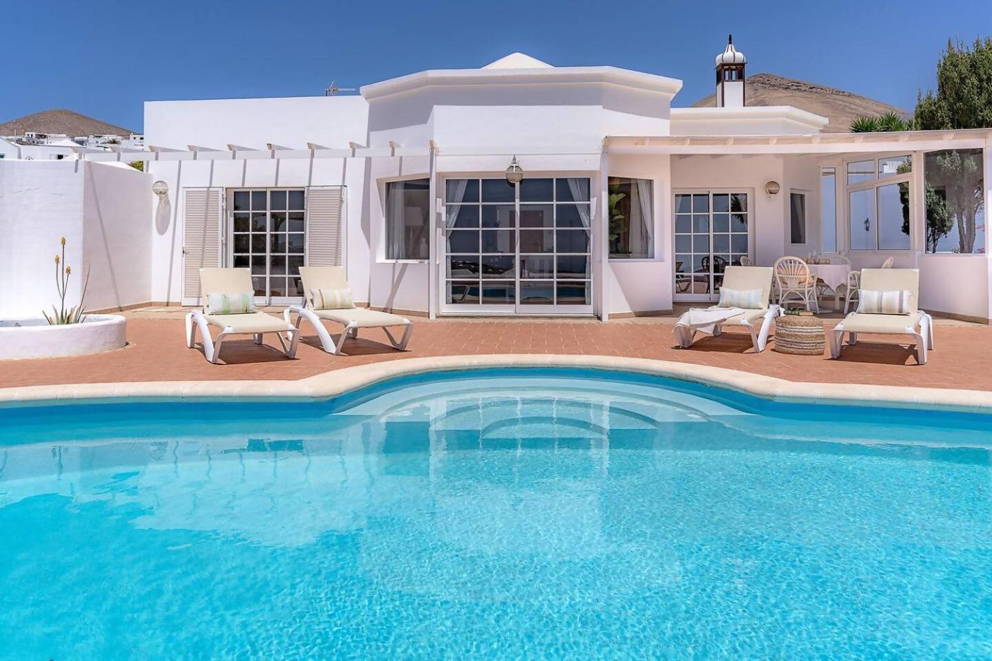 Amazing 3 Bedroom Ocean View With Pool ติอาส ภายนอก รูปภาพ