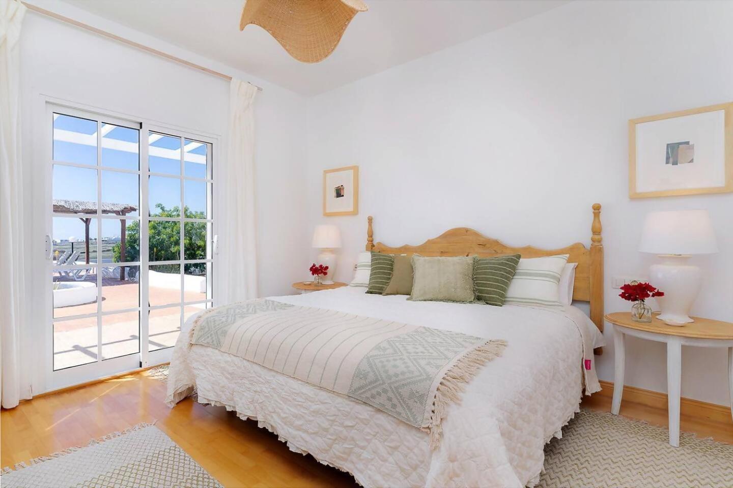 Amazing 3 Bedroom Ocean View With Pool ติอาส ภายนอก รูปภาพ